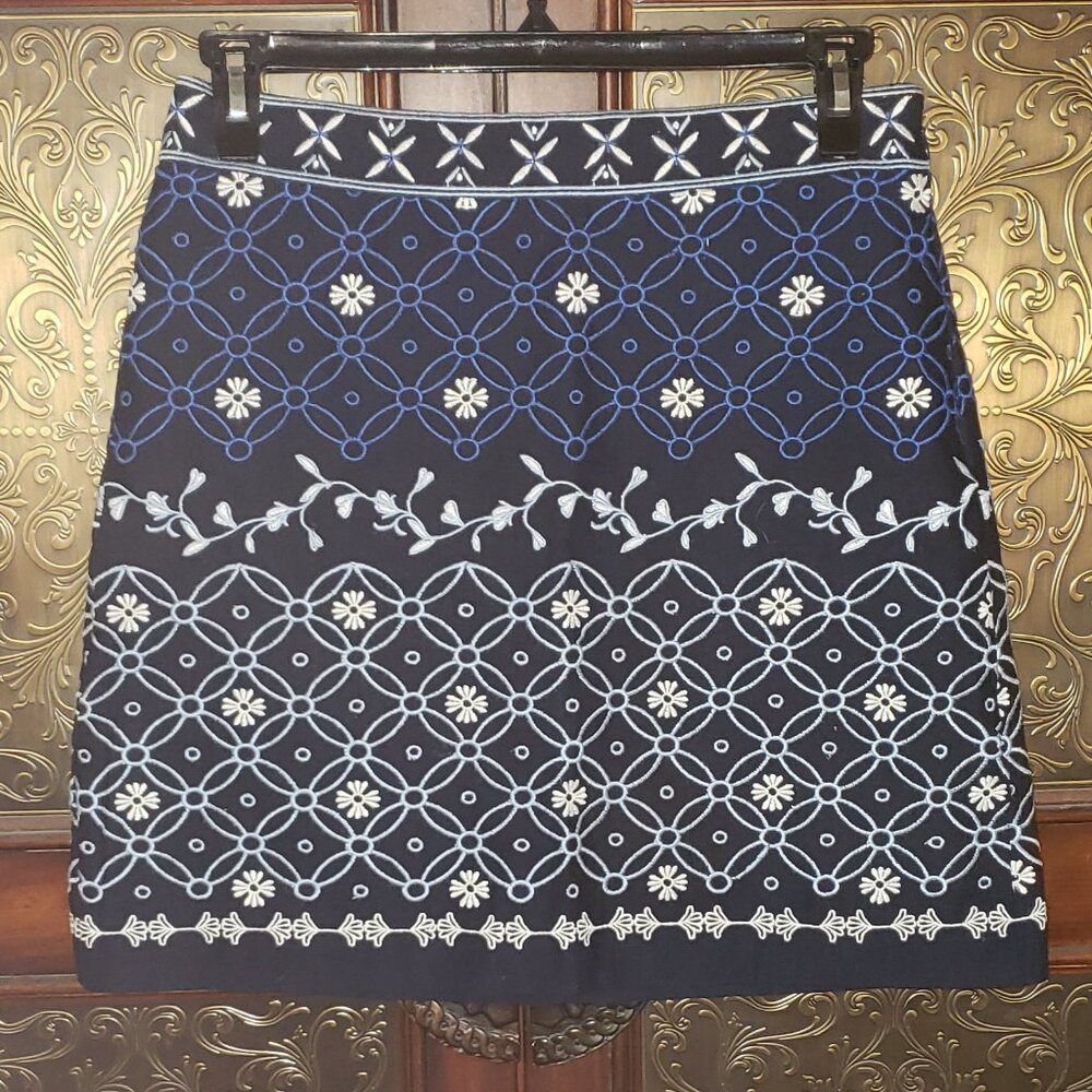LOFT Embroidered Skirt NWT Size 6